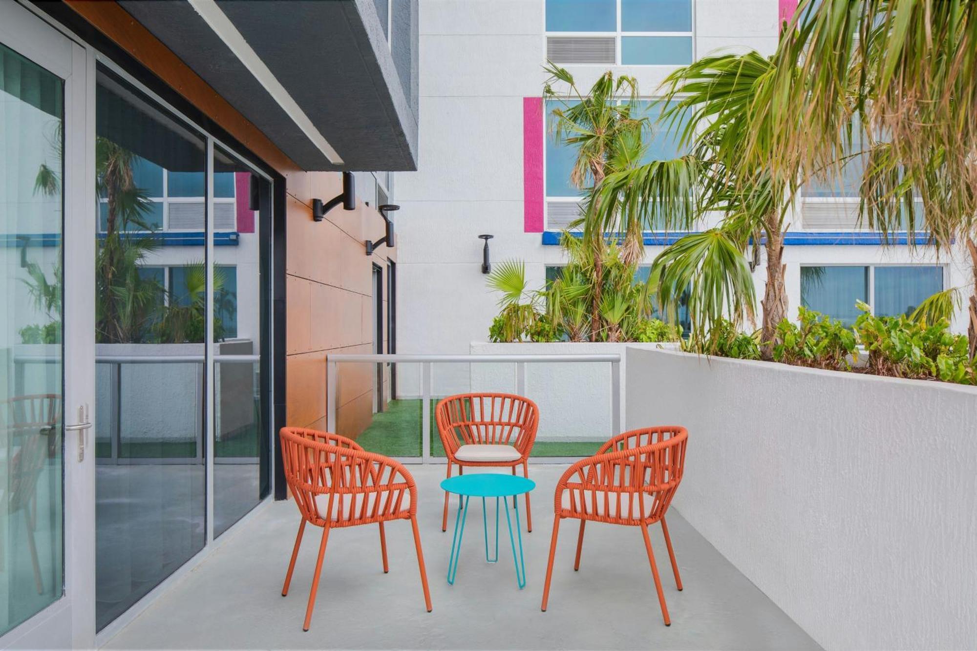 Aloft Fort Lauderdale Airport & Cruise Port Exterior photo
